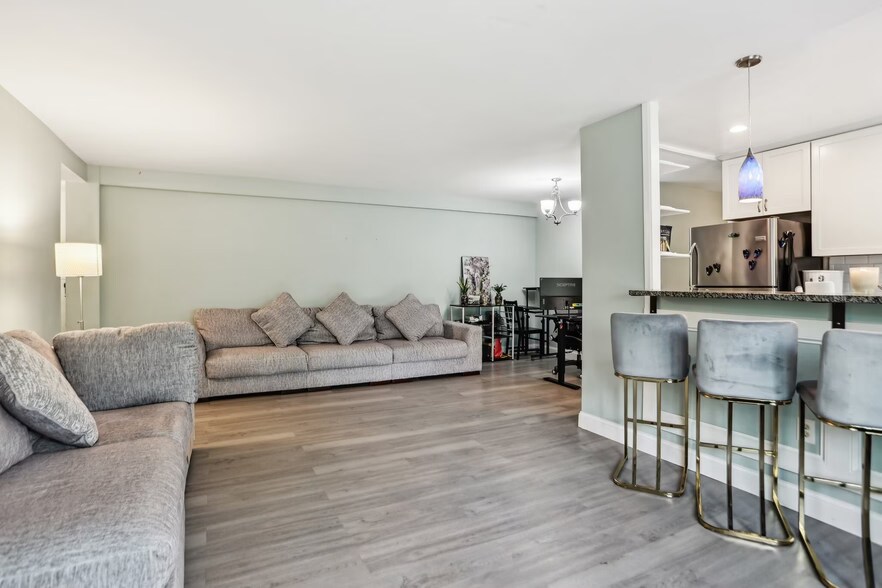 Living Area - 4100 W St NW