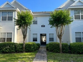 Building Photo - 1 bedroom 1 bathroom condo w/DEN