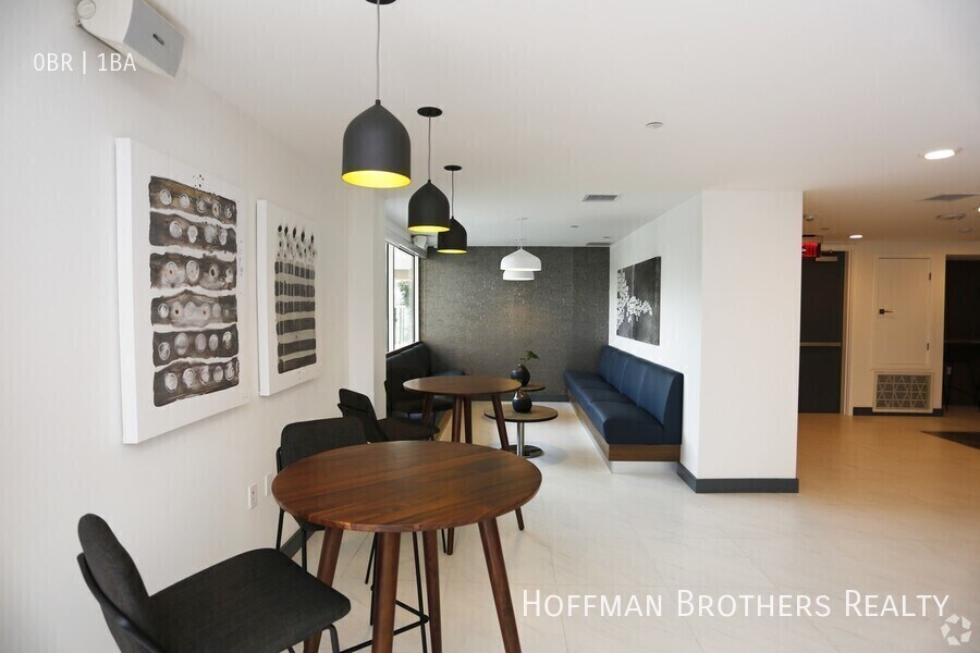 Building Photo - 455 S Kenmore Ave