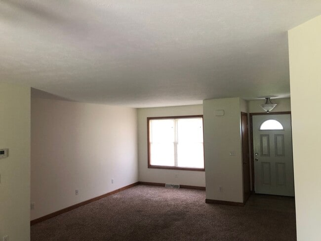 Building Photo - 2908 Eastern Rd