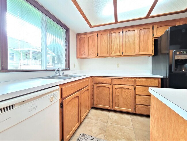 Building Photo - BlyLua