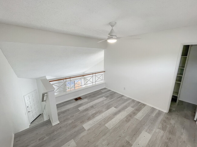 Building Photo - 23615 Del Monte Unit 342