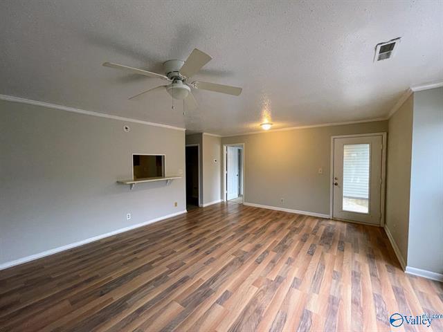 Building Photo - 5001-5007 7 Pine Cir