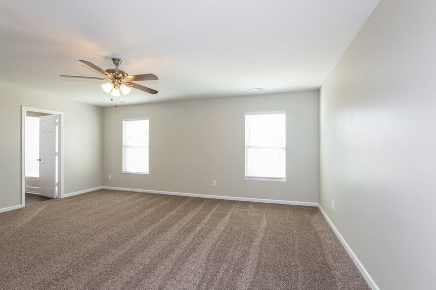 Building Photo - 9231 Yellow Oak Rd