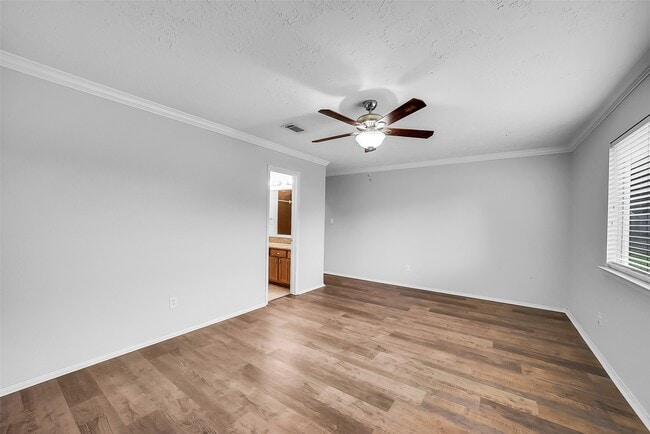 Building Photo - 13618 Piney Oaks Dr