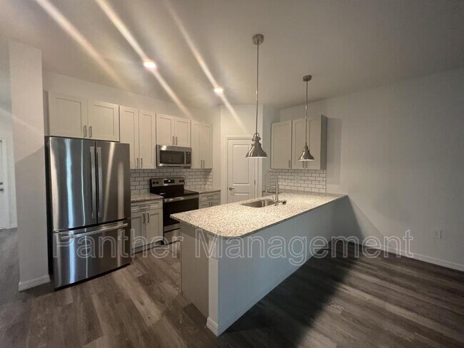 Building Photo - 4028 SW 7th Pl