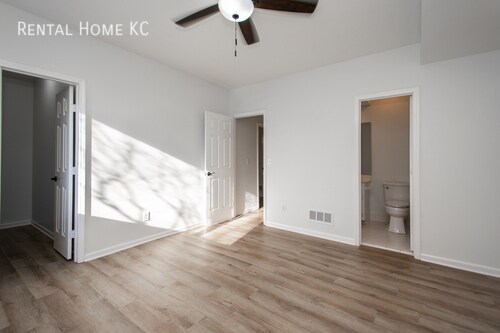 Building Photo - Large 1.5 Story luxury home on 2.5 acres  ...