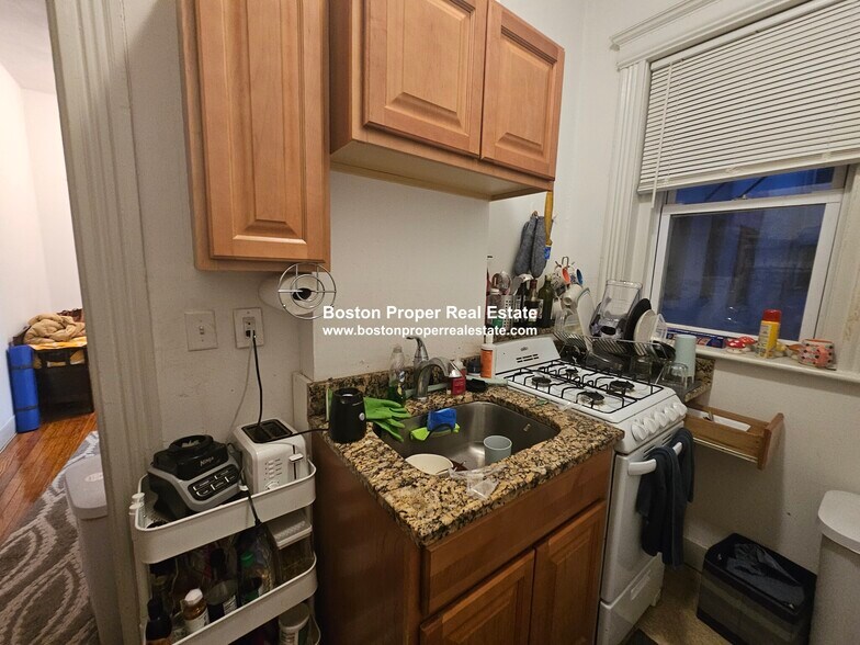 Building Photo - 1111 Boylston St