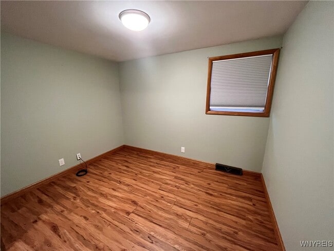 Building Photo - 13 Satinwood Dr
