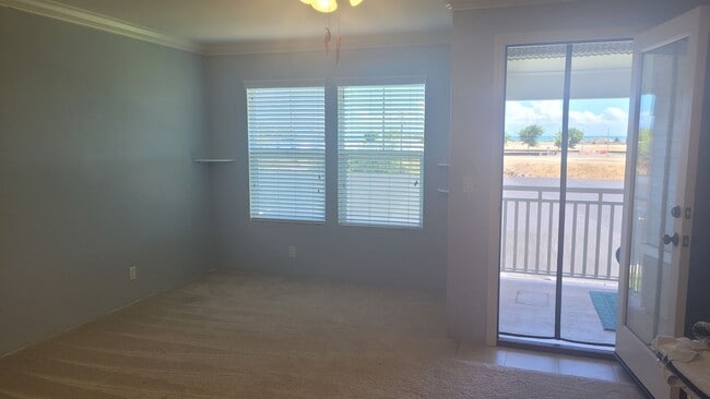 Building Photo - 1175-D