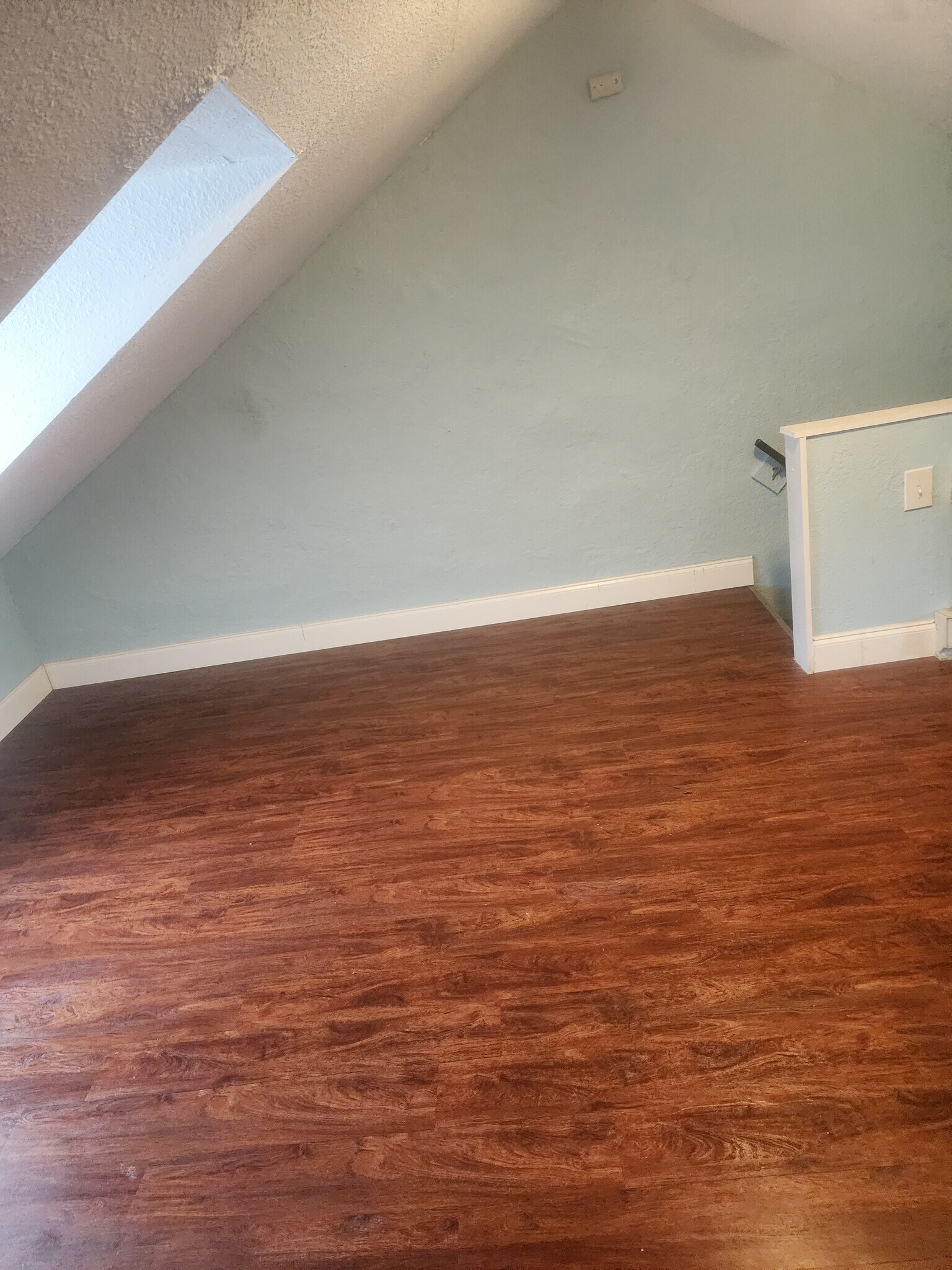 Building Photo - 40 Maple St