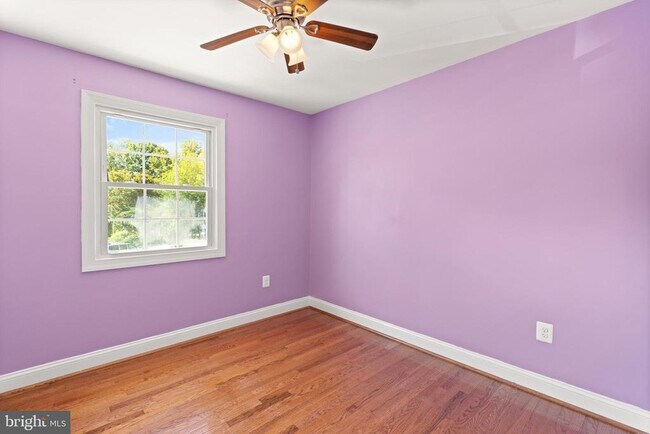 Building Photo - 13730 Marilyn Ct