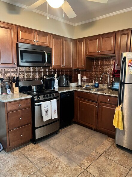 Building Photo - 1 Poole St