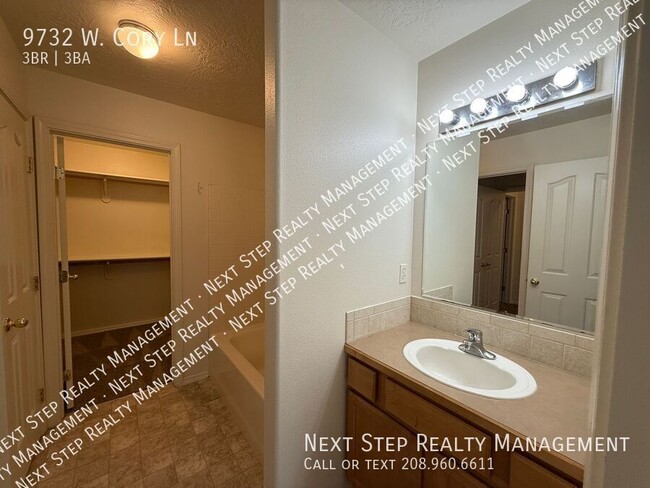 Building Photo - 9732 W Cory Ln