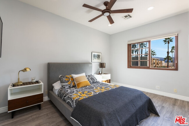 Building Photo - 546 N Indian Canyon Dr