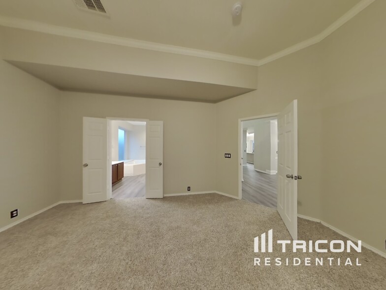 Building Photo - 11222 Raveneaux Dr