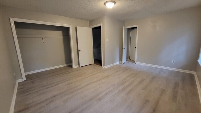 Building Photo - 5195 Wren Cove