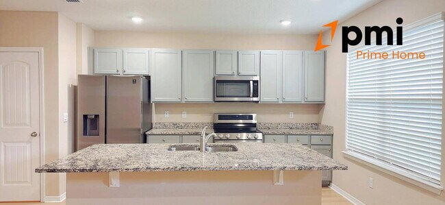 Building Photo - Charming 3-Bed Townhouse Retreat in Winter Garden – Spacious Living with 2.5 Baths!