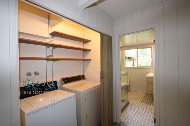 Building Photo - Contemporary Montclair 3+ Bedroom Canyon H...