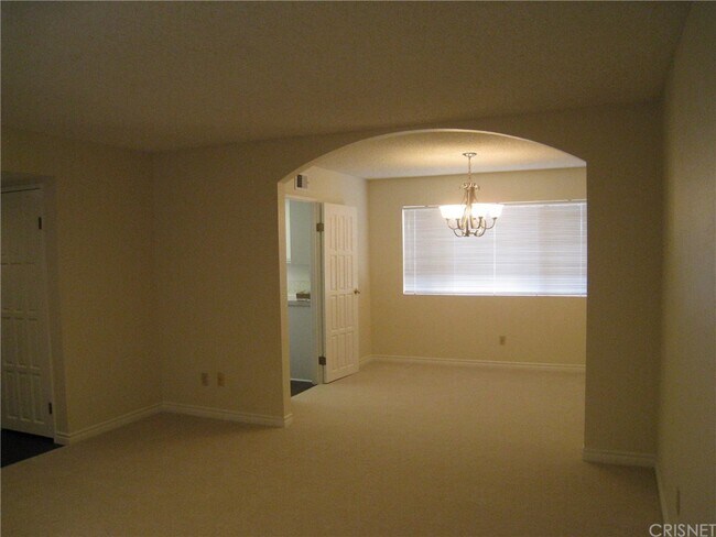 Building Photo - 3218 Tannencrest Dr