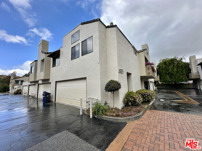 Primary Photo - 4271 Las Virgenes Rd