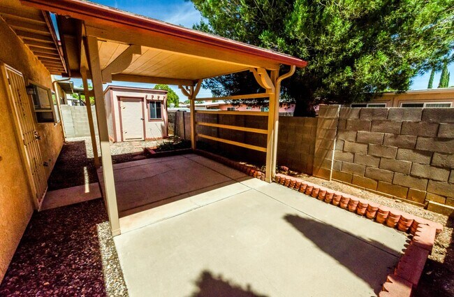 Building Photo - 1083 Desert Oak Pl