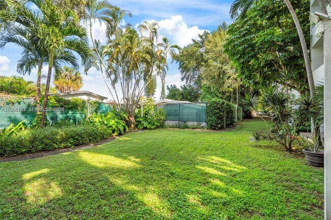 Building Photo - 2160 SW 16th Ave