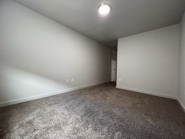 Building Photo - Comfort and Luxury Single Family Home