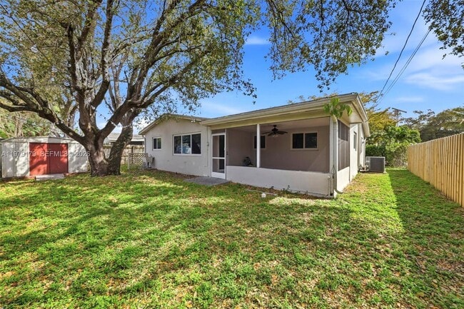 Building Photo - 4561 SW 25th Terrace