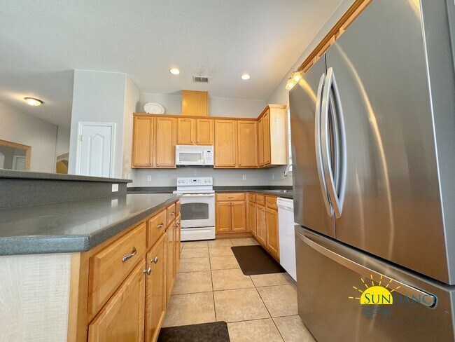 Building Photo - 3 Bedroom Home with Office in great Fort Walton community between Eglin and Hurlburt Field!