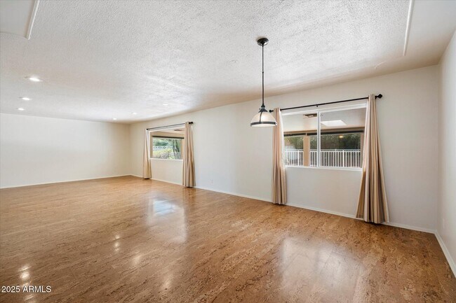 Building Photo - 5019 E Rovey Ave