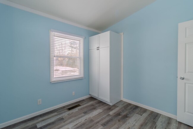 Building Photo - Price Drop!! Cute & Cozy 2-Bedroom Home Ne...