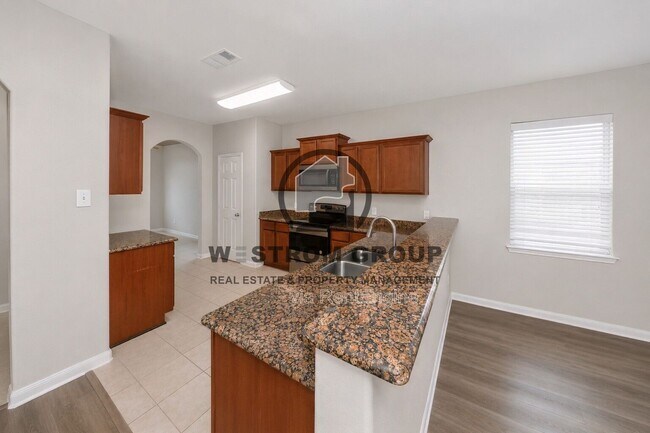 Building Photo - 12645 Forest Lawn Rd