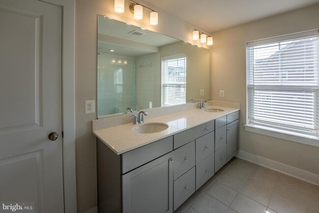 Building Photo - 1622 Sandpiper Bay Lp