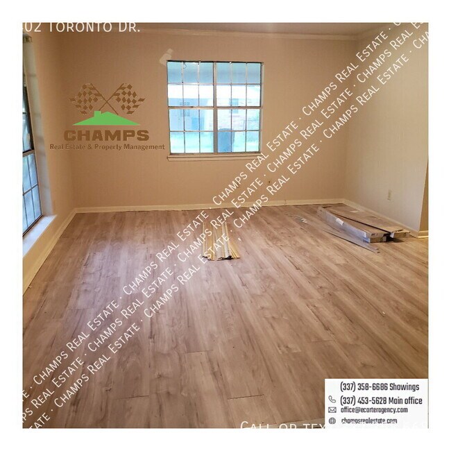 Building Photo - 402 Toronto Dr