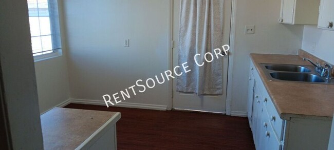 Building Photo - 3 Bedroom Home For Rent in Barstow