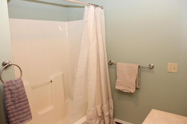Building Photo - Long Term Rental Meredith, NH