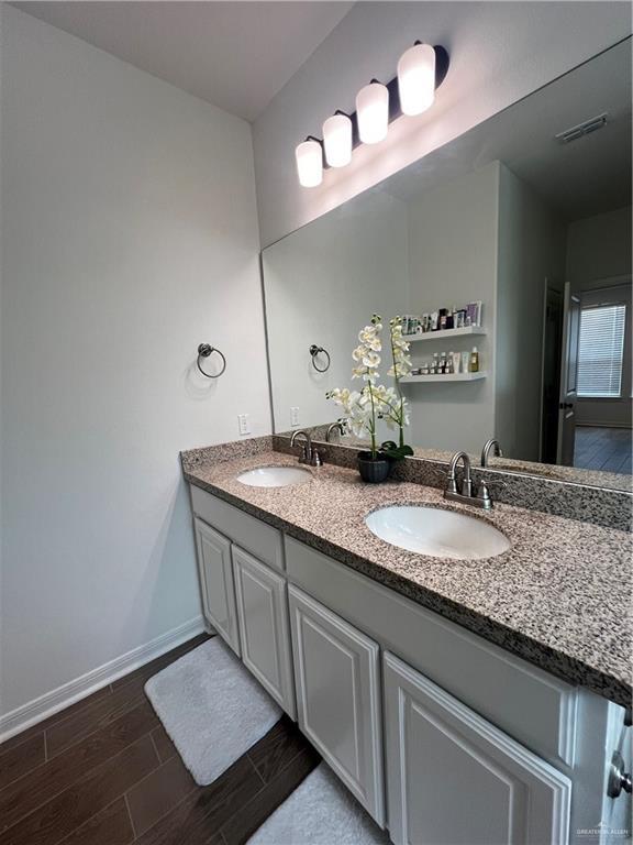 Building Photo - 23 El Paso Dr