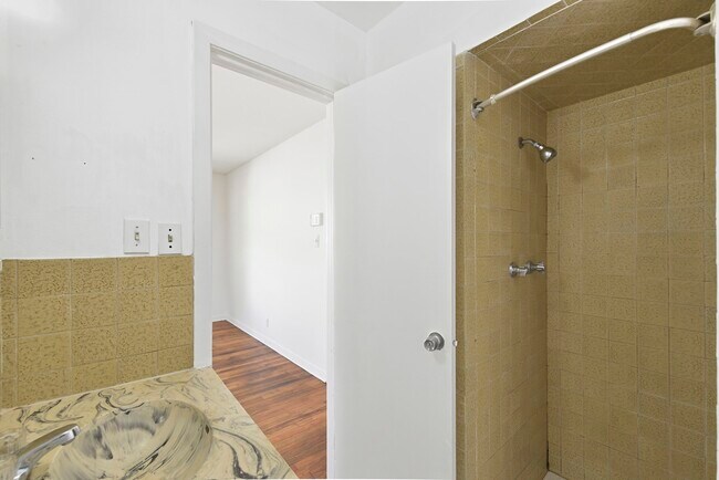 Building Photo - 7138 Mobud Dr