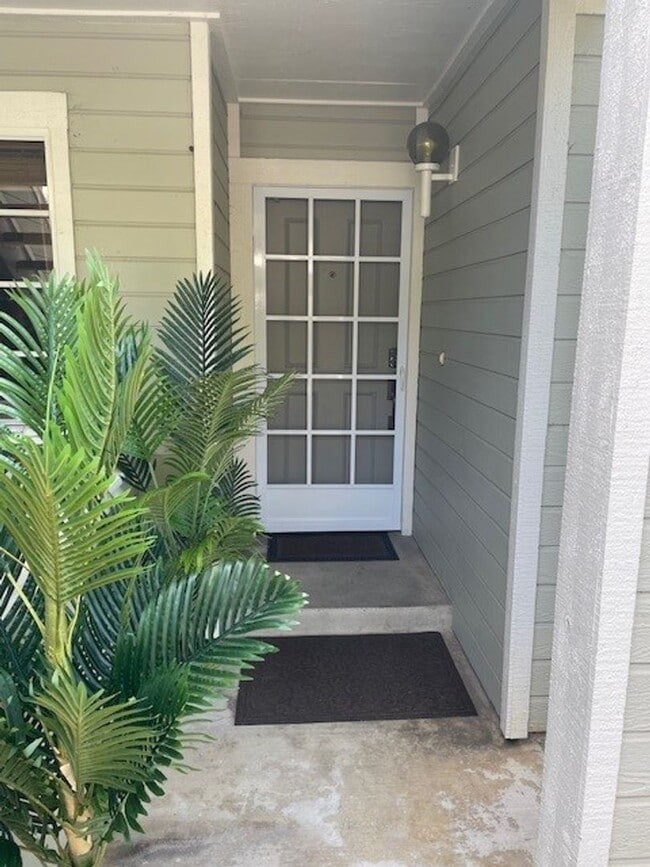 Building Photo - 2 bed/ 2 bath Condo in Goleta-Eucalyptus G...