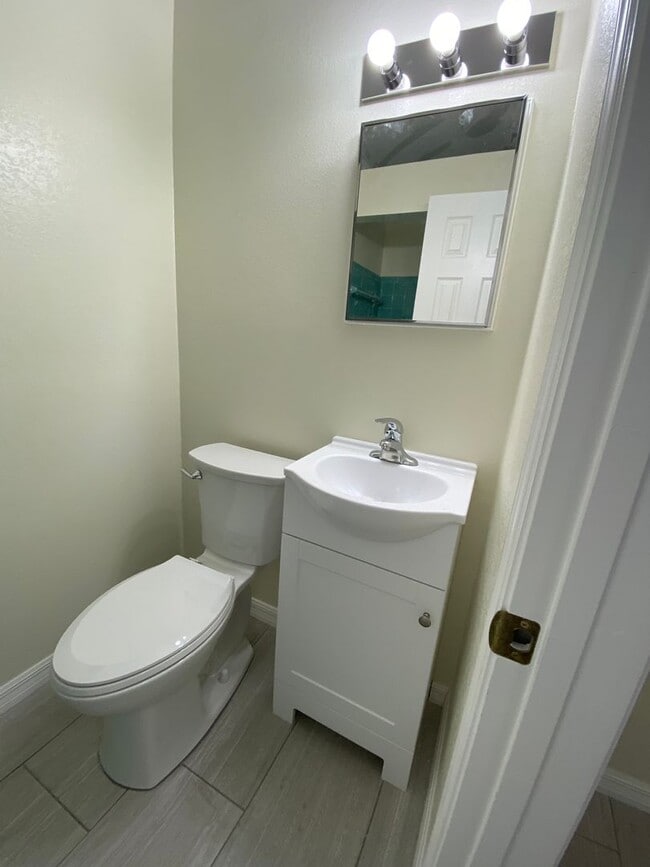 Building Photo - Clean two bedroom two bath with Office and porch