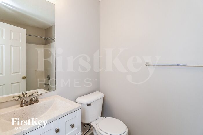 Building Photo - 6284 Sayre Dr NW