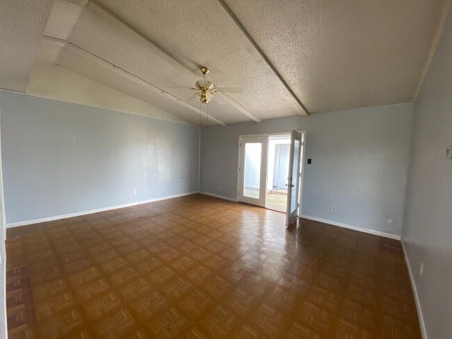Building Photo - Great location!! Dont miss this 3 Bed house with rent below $1500!