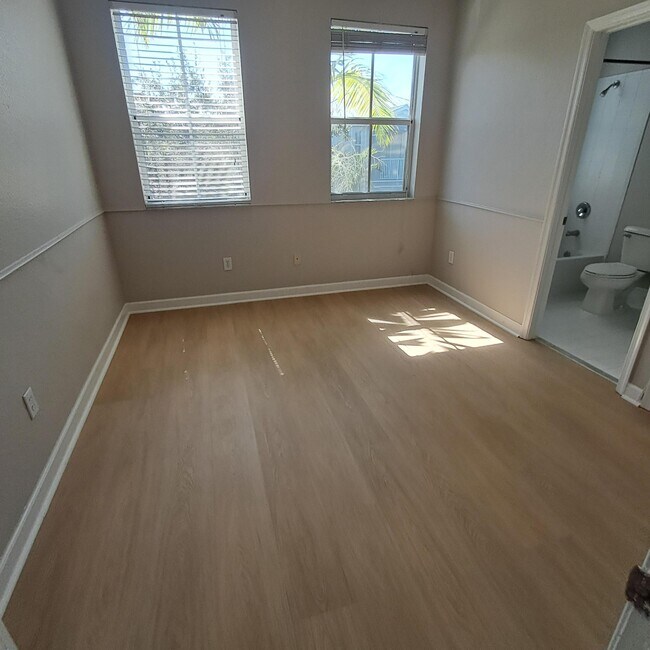 Building Photo - 3510 Shoma Dr