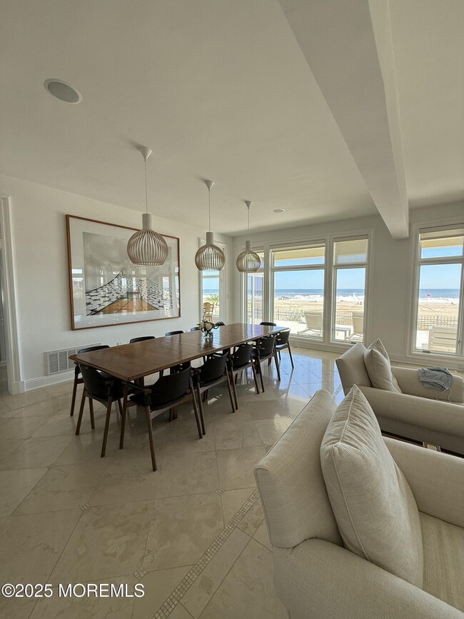 Building Photo - 31 Riviera Dr