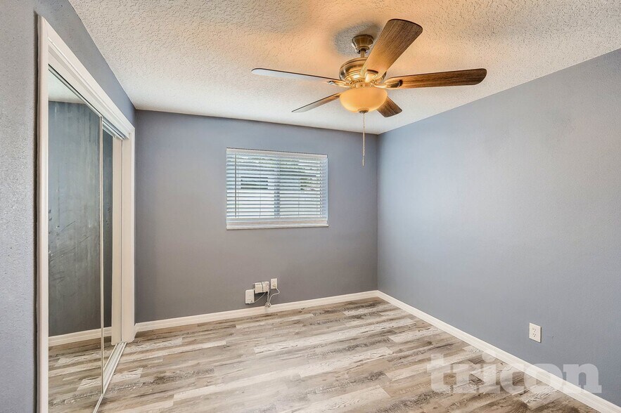 Building Photo - 1641 Patlin Cir N