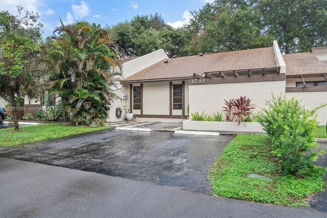 Building Photo - 1581 NW 98th Way