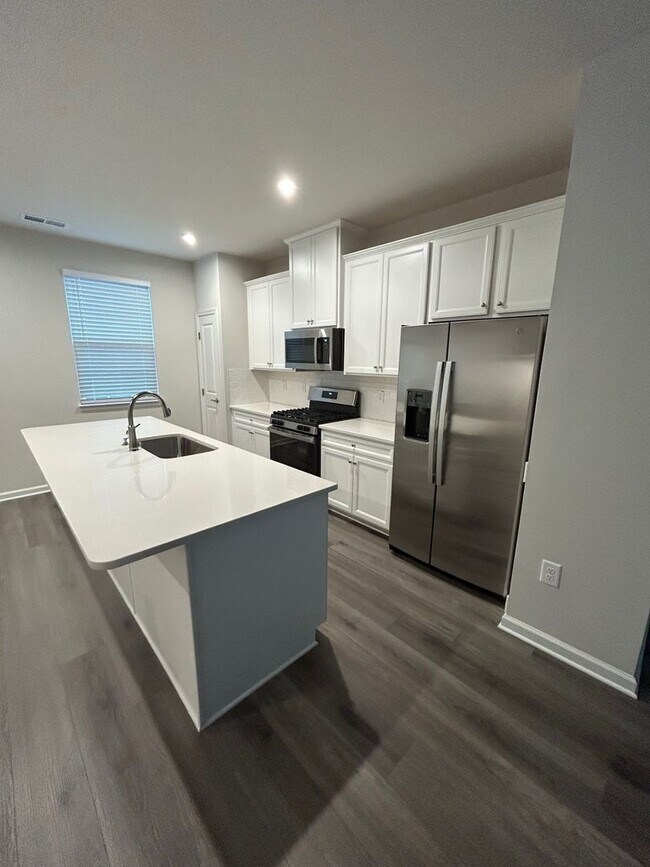 Building Photo - Lovely Colvard Farms Townhouse