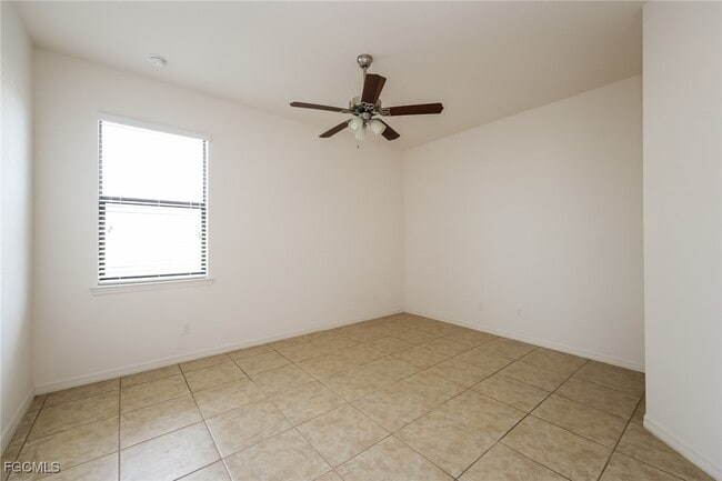 Building Photo - 1631 SW 25th Ln