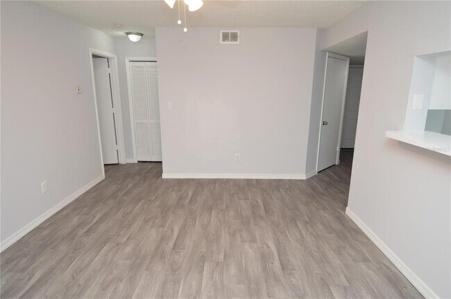 Building Photo - 8635 Mallard Reserve Dr